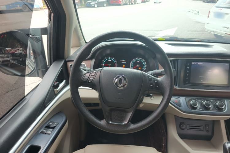 Used FORTHING Lingzhi 2020 M5L 1.6L Luxury 7-Seater Steering Wheel
