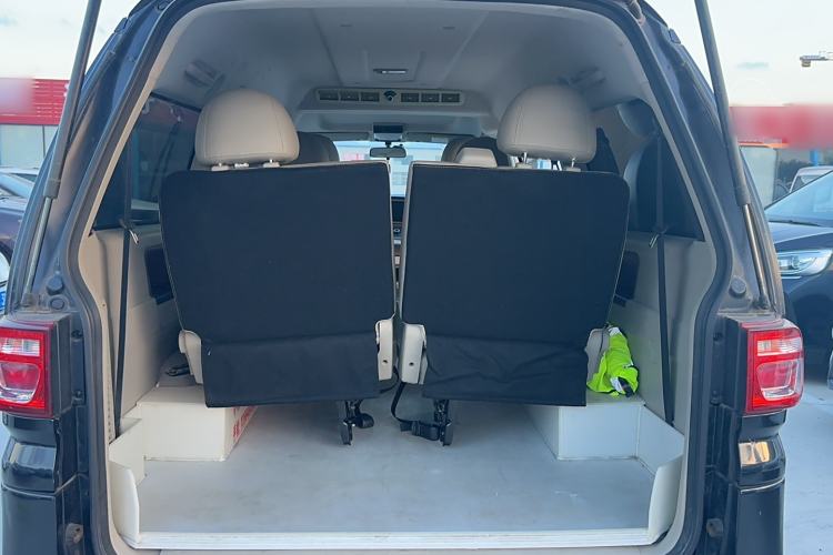 Used FORTHING Lingzhi 2020 M5L 2.0L Luxury 7-Seater Trunk