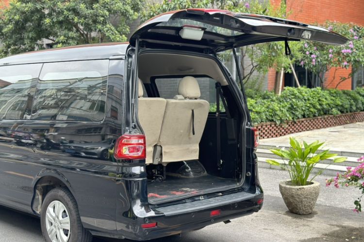 Used FORTHING Lingzhi 2020 M5L 2.0L Base Model 7 Seats Trunk