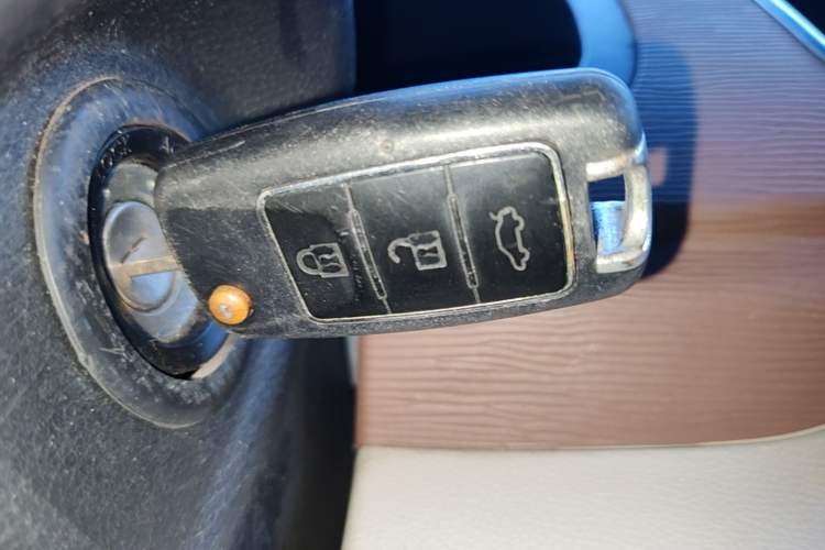Used FORTHING Lingzhi 2020 M5L 1.6L Luxury 7-Seater Vehicle Key