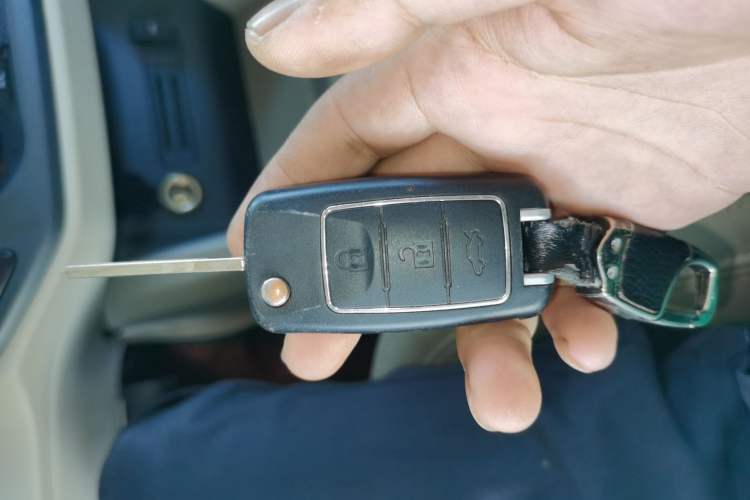 Used FORTHING Lingzhi 2020 M5L 1.6L Luxury 7-Seater Vehicle Key