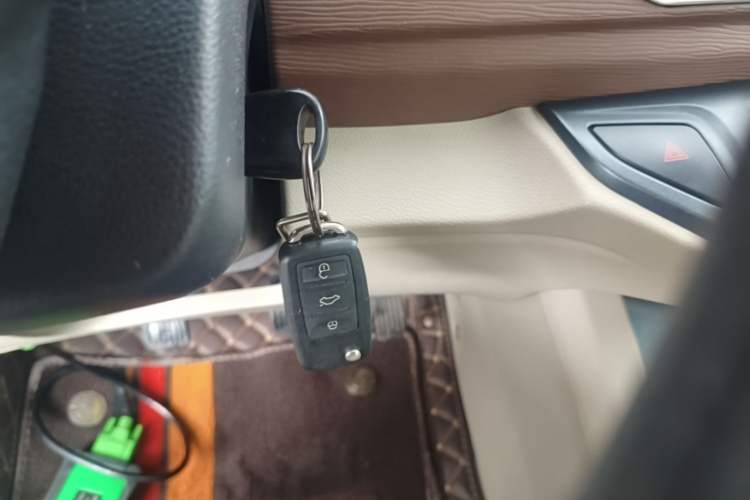 Used FORTHING Lingzhi 2020 M5L 1.6L Luxury 7-Seater Vehicle Key