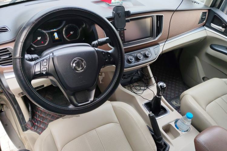 Used FORTHING Lingzhi 2020 M5L 1.6L Luxury 7-Seater Center Console