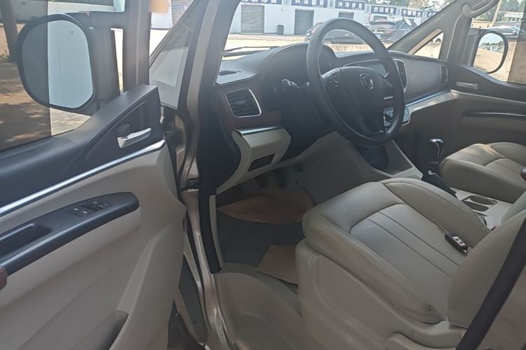 Used FORTHING Lingzhi 2020 M5L 1.6L Luxury 7-Seater Driver Seat