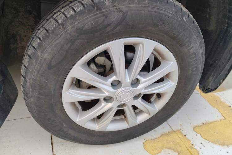 Used FORTHING Lingzhi 2020 M5L 1.6L Luxury 7-Seater Right Front Wheel Hub