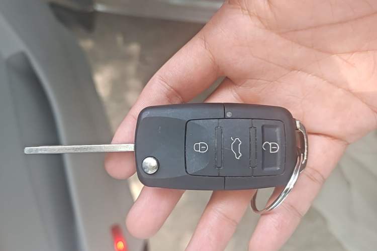 Used FORTHING Lingzhi 2020 M5L 1.6L Luxury 7-Seater Vehicle Key