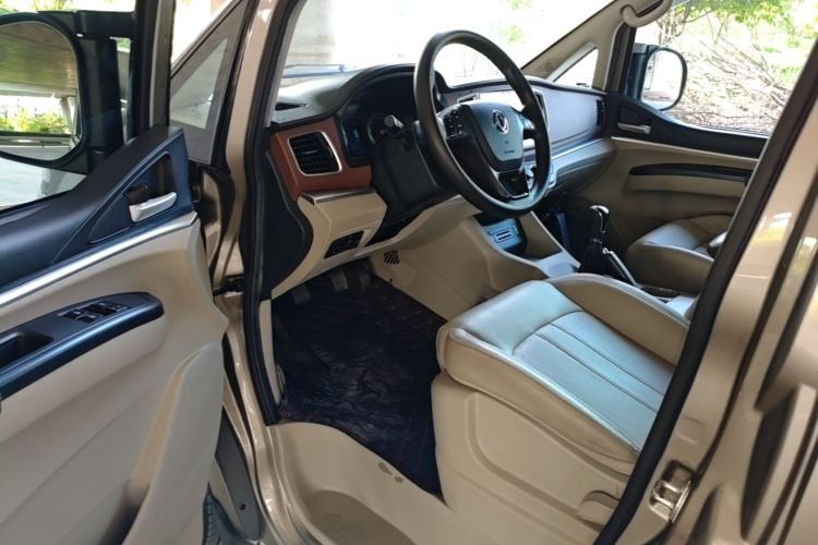 Used FORTHING Lingzhi 2020 M5L 1.6L Luxury 7-Seater Driver Seat