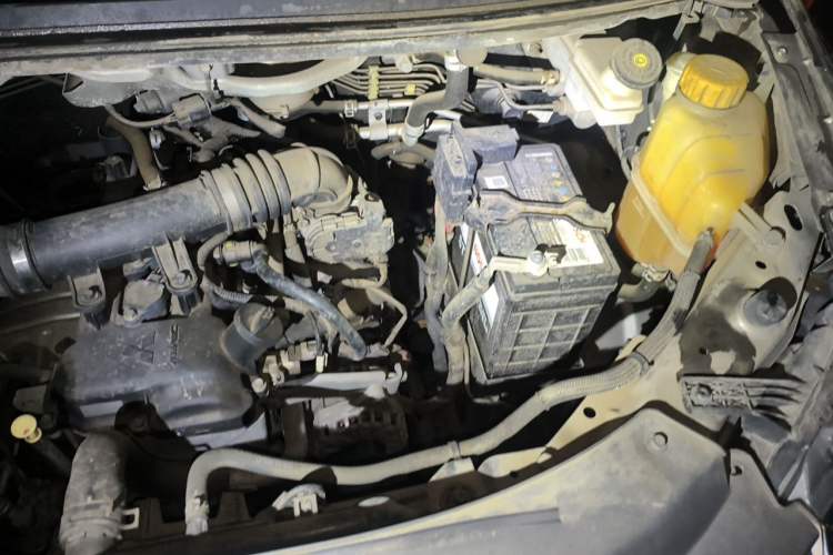 Used FORTHING Lingzhi 2020 M5L 1.6L Luxury 7-Seater Engine Bay Left