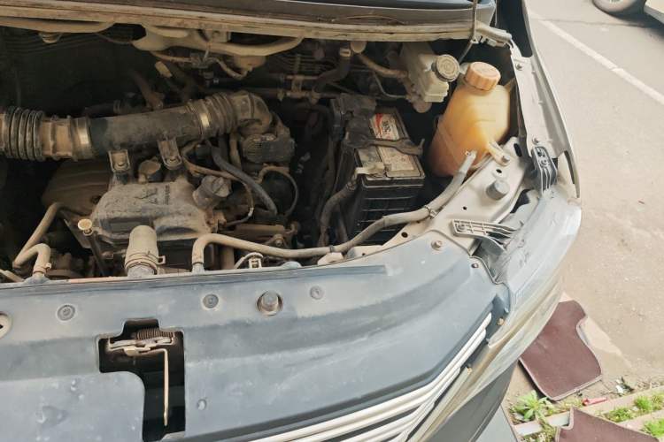 Used FORTHING Lingzhi 2020 M5 1.6L Practical Model Engine Bay Left