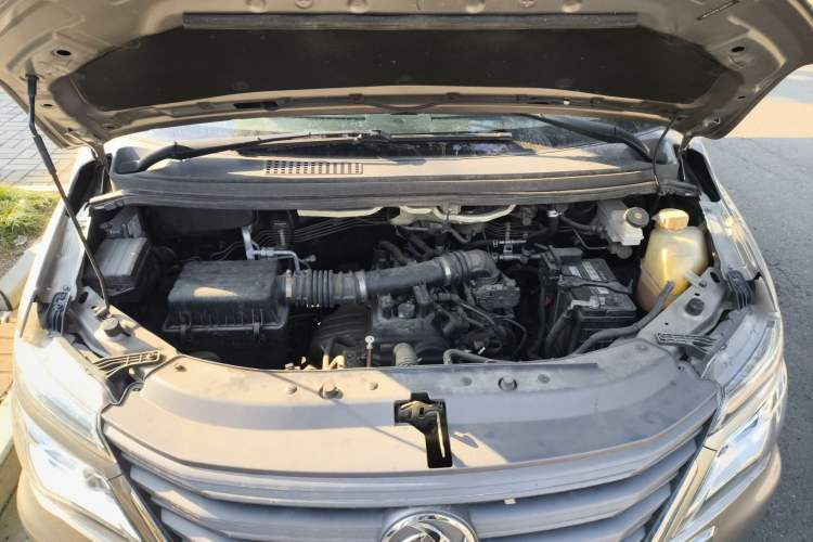 Used FORTHING Lingzhi 2020 M5L 1.6L Luxury 7-Seater Engine Bay