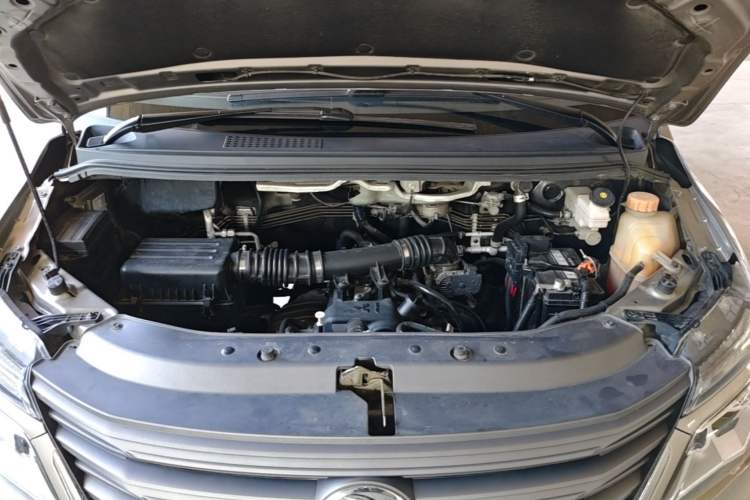 Used FORTHING Lingzhi 2020 M5L 1.6L Luxury 7-Seater Engine Bay