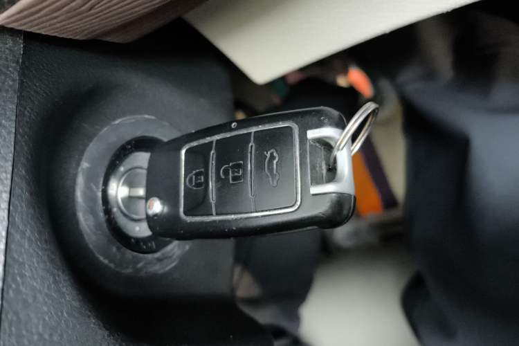Used FORTHING Lingzhi 2020 M5L 1.6L Luxury 7-Seater Interior 1