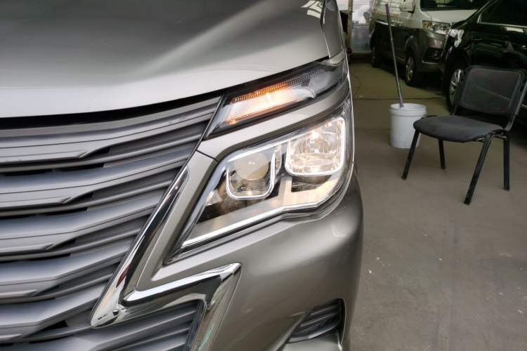 Used FORTHING Lingzhi 2020 M5L 1.6L Luxury 7-Seater Left Front Headlight
