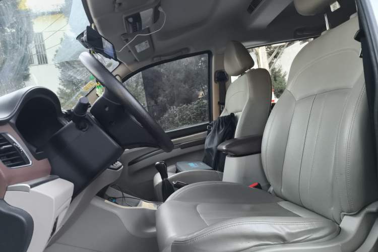 Used FORTHING Lingzhi 2020 M5L 1.6L Luxury 7-Seater Left Front Seat