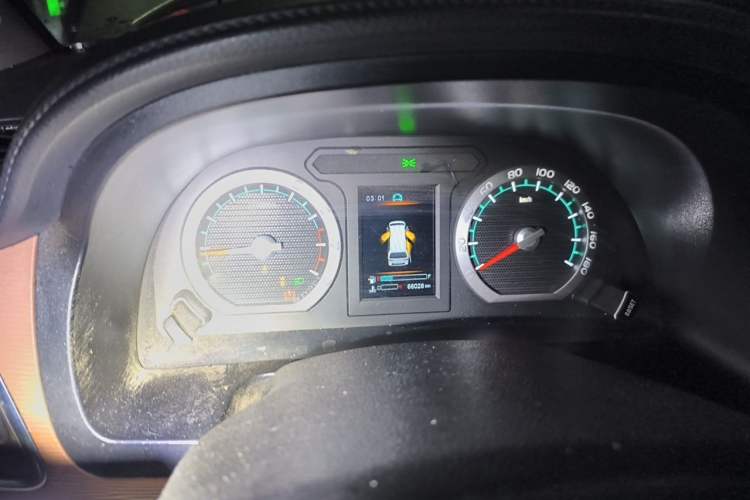 Used FORTHING Lingzhi 2020 M5L 1.6L Luxury 7-Seater Odometer Close Up