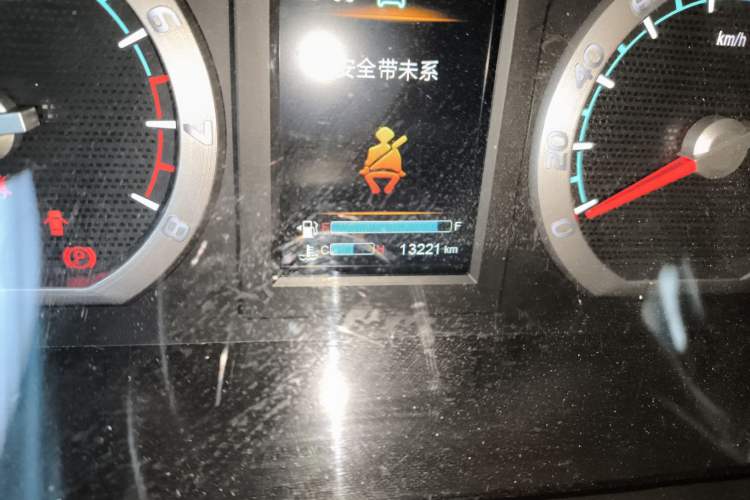 Used FORTHING Lingzhi 2020 M5L 1.6L Luxury 7-Seater Odometer Close Up