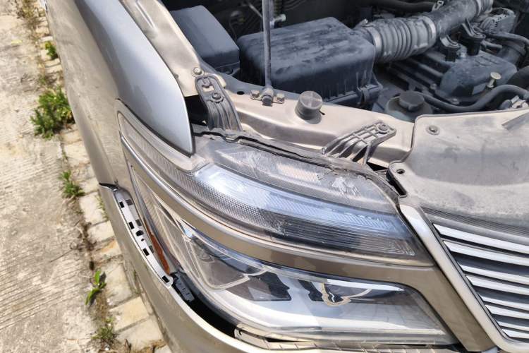 Used FORTHING Lingzhi 2020 M5L 1.6L Utility Model Right Front Headlight