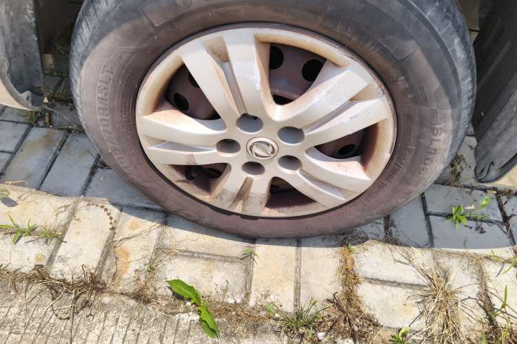Used FORTHING Lingzhi 2020 M5L 1.6L Utility Model Right Front Wheel Hub