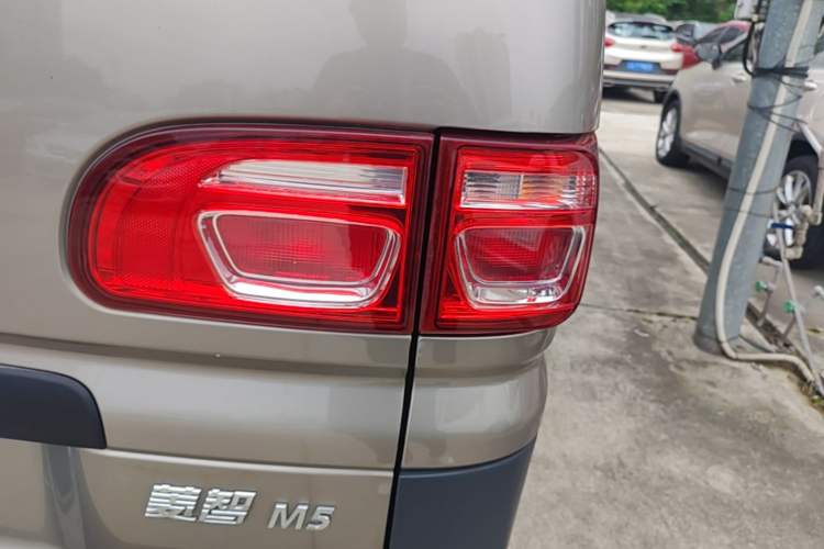 Used FORTHING Lingzhi 2020 M5 1.6L Practical Model Right Rear Taillight