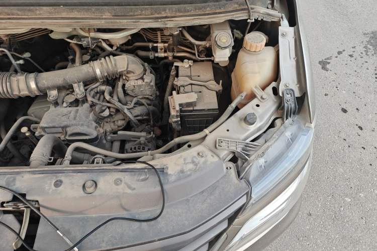 Used FORTHING Lingzhi 2020 M5L 1.6L Luxury 7-Seater Engine Bay Left