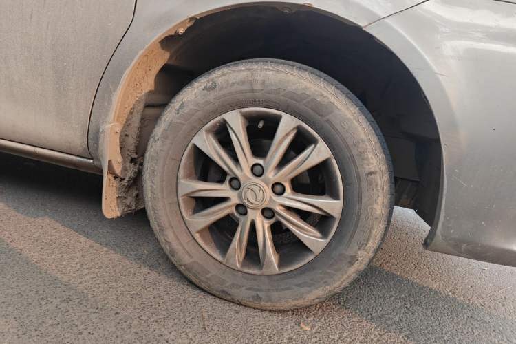 Used FORTHING Lingzhi 2020 M5L 1.6L Luxury 7-Seater Right Front Wheel Hub