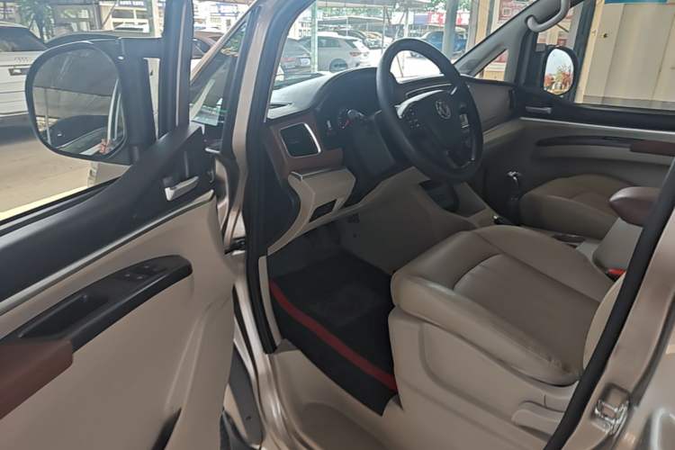 Used FORTHING Lingzhi 2020 M5 1.6L Luxury 7-Seater Driver Seat
