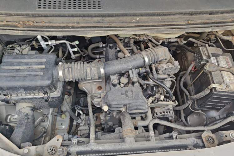 Used FORTHING Lingzhi 2020 M5L 1.6L Luxury 7-Seater Engine Bay