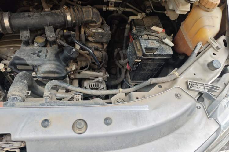 Used FORTHING Lingzhi 2020 M5L 1.6L Luxury 7-Seater Engine Bay Left