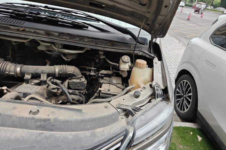 Used FORTHING Lingzhi 2020 M5 1.6L Practical Model Engine Bay Left