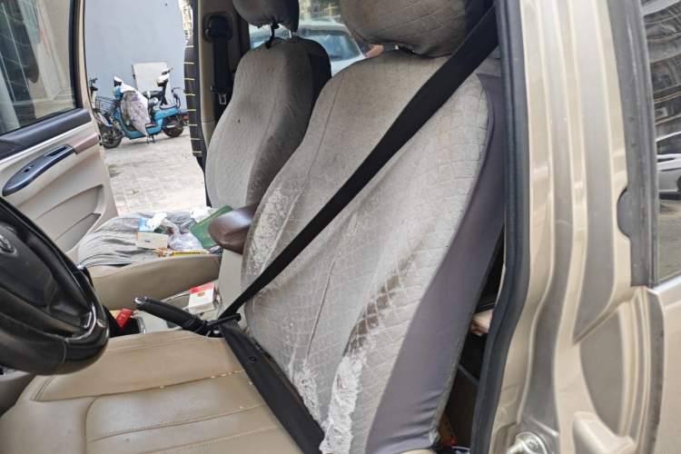 Used FORTHING Lingzhi 2020 M5L 1.6L Luxury 7-Seater Left Rear Seat