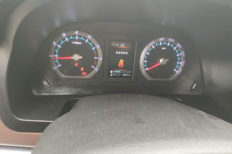 Used FORTHING Lingzhi 2020 M5L 1.6L Luxury 7-Seater Odometer Close Up
