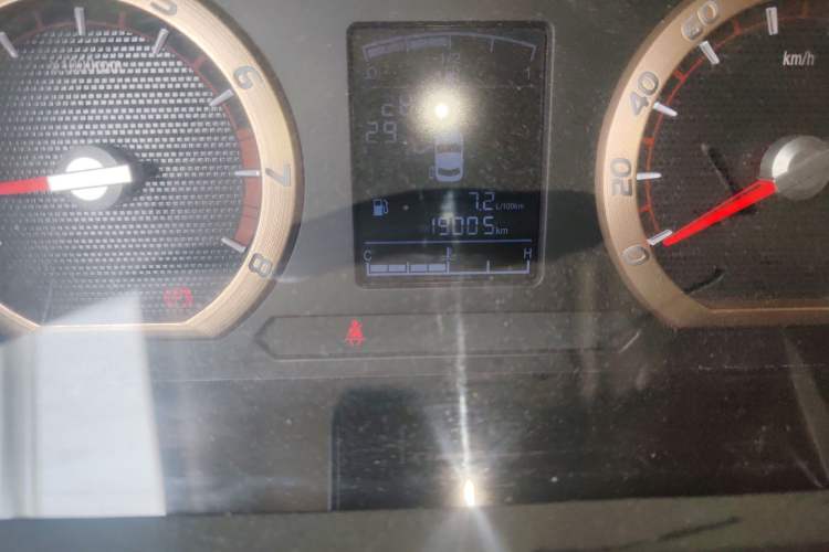 Used FORTHING Lingzhi 2020 M5L 1.6L Base Model 7 Seats Odometer Close Up