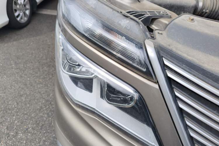 Used FORTHING Lingzhi 2020 M5L 1.6L Utility Model Right Front Headlight