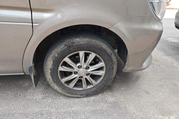Used FORTHING Lingzhi 2020 M5L 1.6L Luxury 7-Seater Right Front Wheel Hub