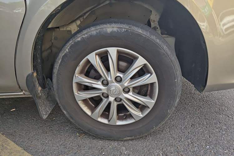 Used FORTHING Lingzhi 2020 M5L 1.6L Luxury 7-Seater Right Front Wheel Hub