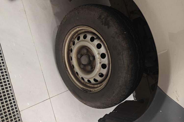 Used FORTHING Lingzhi 2020 M5 1.6L Practical Model Right Front Wheel Hub