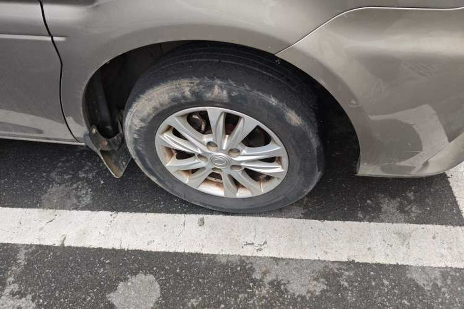 Used FORTHING Lingzhi 2020 M5L 1.6L Luxury 7-Seater Right Front Wheel Hub
