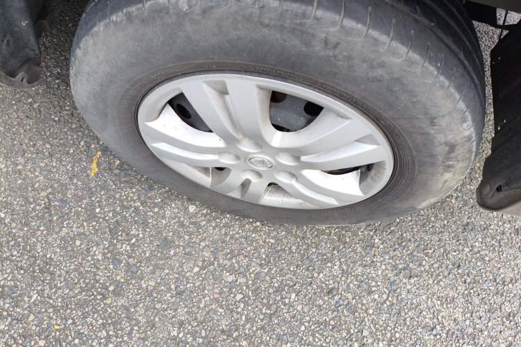Used FORTHING Lingzhi 2020 M5L 1.6L Utility Model Right Front Wheel Hub