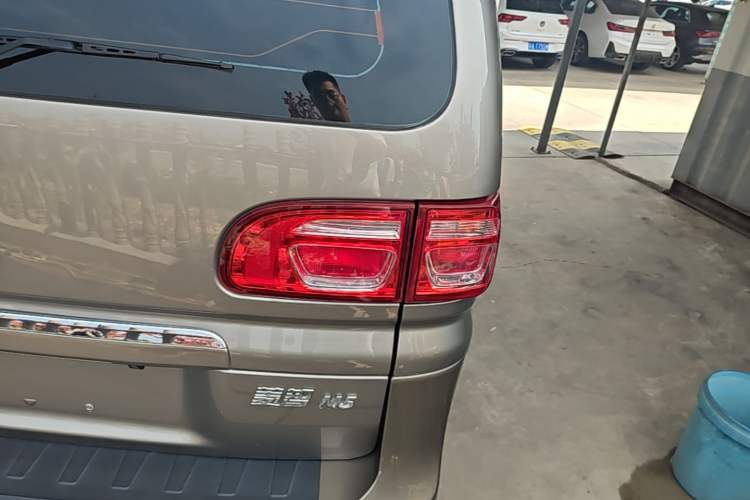 Used FORTHING Lingzhi 2020 M5 1.6L Luxury 7-Seater Right Rear Taillight