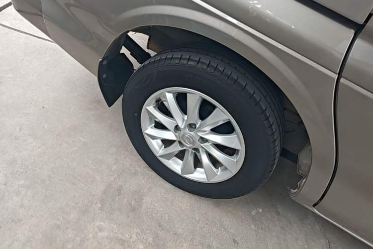 Used FORTHING Lingzhi 2020 M5 1.6L Luxury 7-Seater Right Rear Wheel Hub