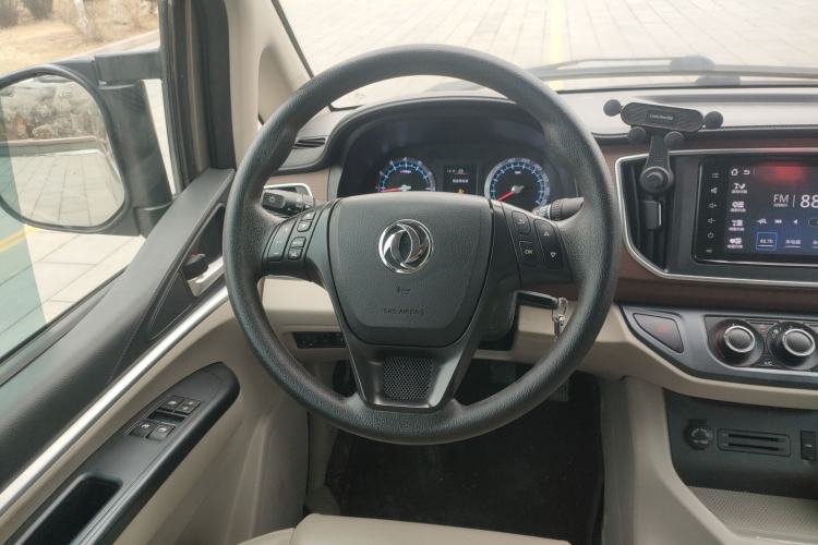 Used FORTHING Lingzhi 2020 M5L 1.6L Luxury 7-Seater Steering Wheel