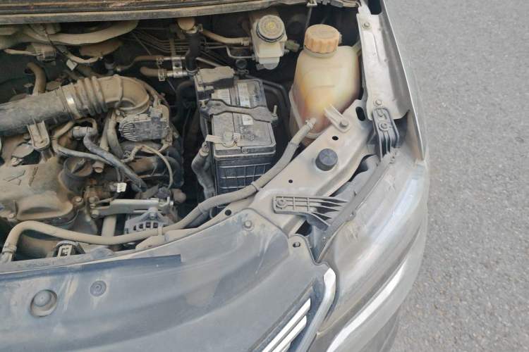 Used FORTHING Lingzhi 2020 M5L 1.6L Utility Model Engine Bay Left