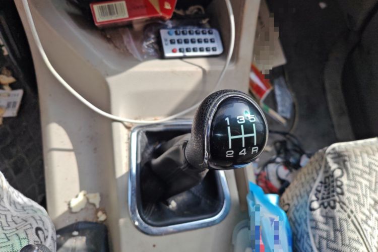 Used FORTHING Lingzhi 2020 M5L 1.6L Luxury 7-Seater Gear Lever