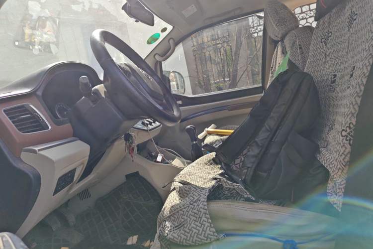 Used FORTHING Lingzhi 2020 M5L 1.6L Luxury 7-Seater Left Front Seat