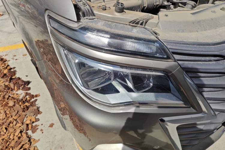 Used FORTHING Lingzhi 2020 M5L 1.6L Luxury 7-Seater Right Front Headlight