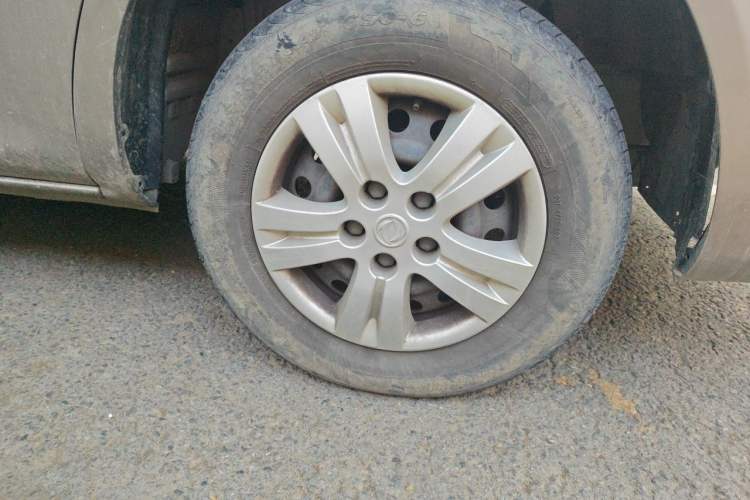 Used FORTHING Lingzhi 2020 M5L 1.6L Utility Model Right Front Wheel Hub