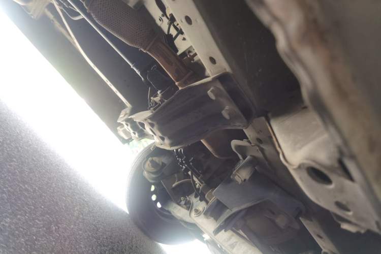 Used FORTHING Lingzhi 2020 M5 1.6L Practical Model Chassis Front Right