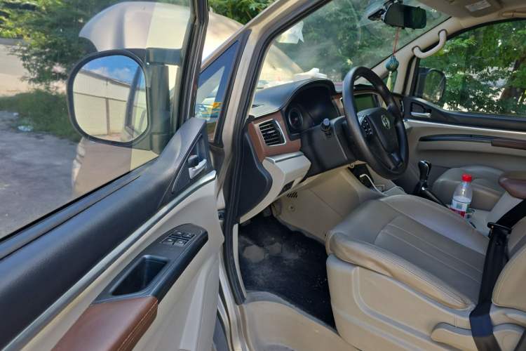 Used FORTHING Lingzhi 2020 M5 1.6L Luxury 7-Seater Driver Seat