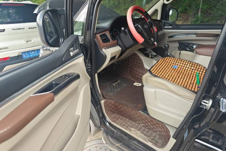 Used FORTHING Lingzhi 2020 M5L 1.6L Luxury 7-Seater Driver Seat
