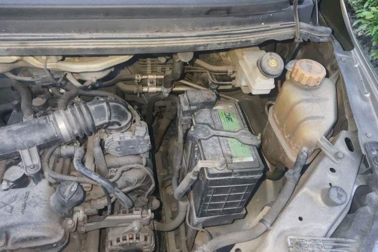 Used FORTHING Lingzhi 2020 M5 1.6L Practical Model Engine Bay Left